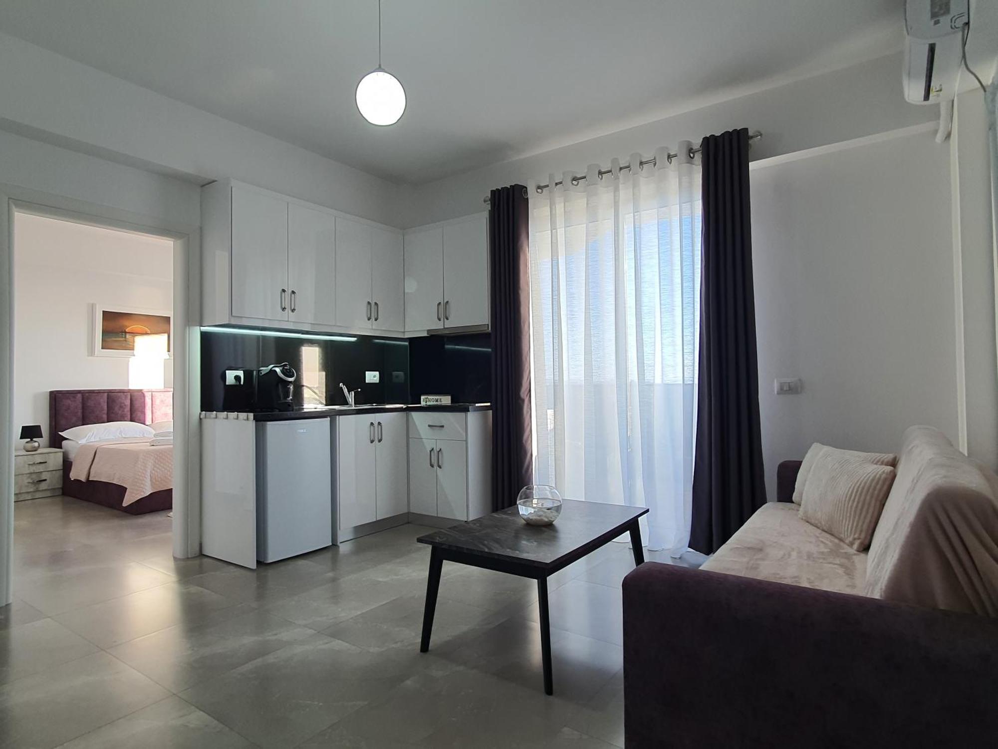 Flore Rooms Sarande Bagian luar foto