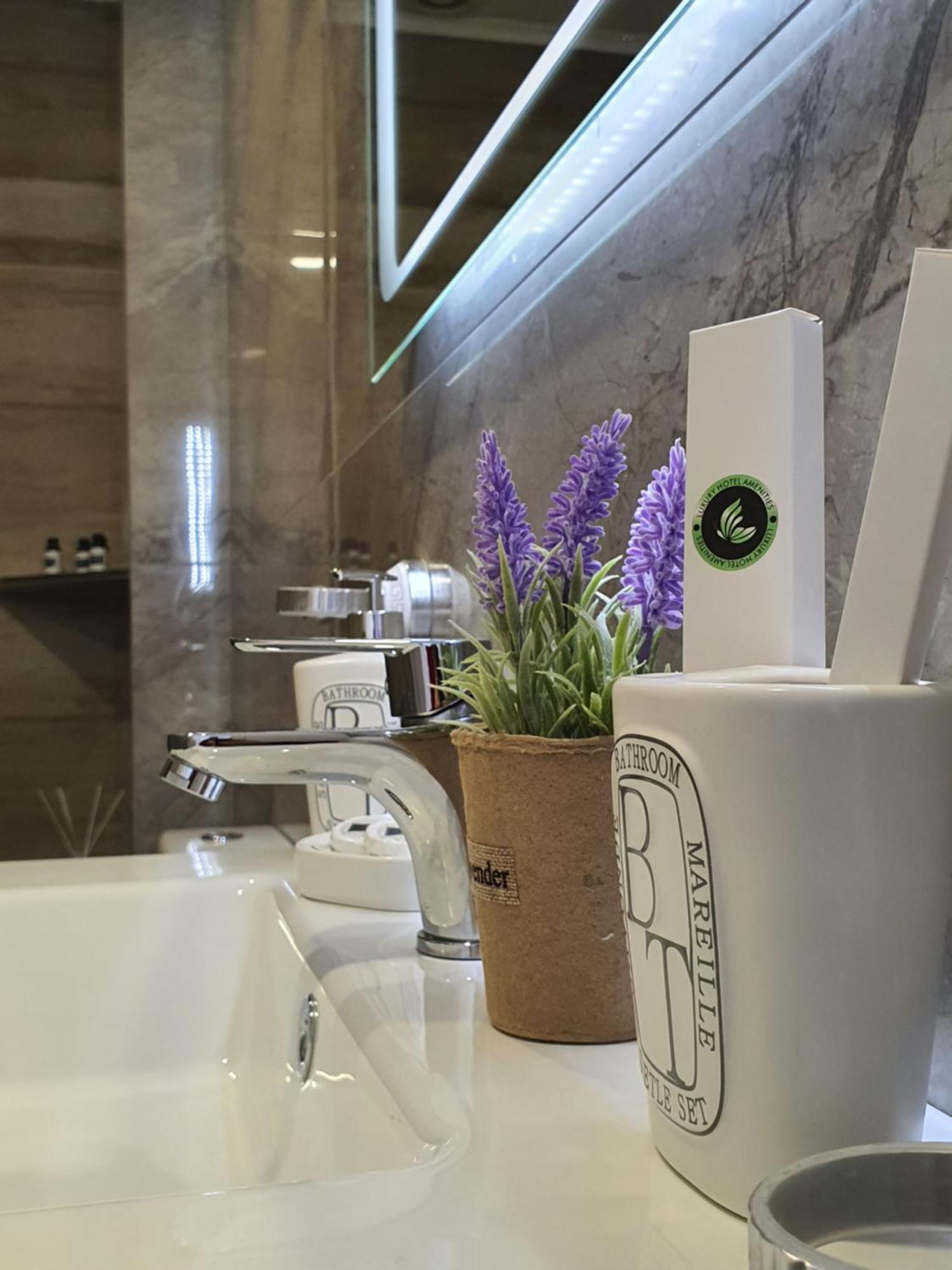 Flore Rooms Sarande Bagian luar foto