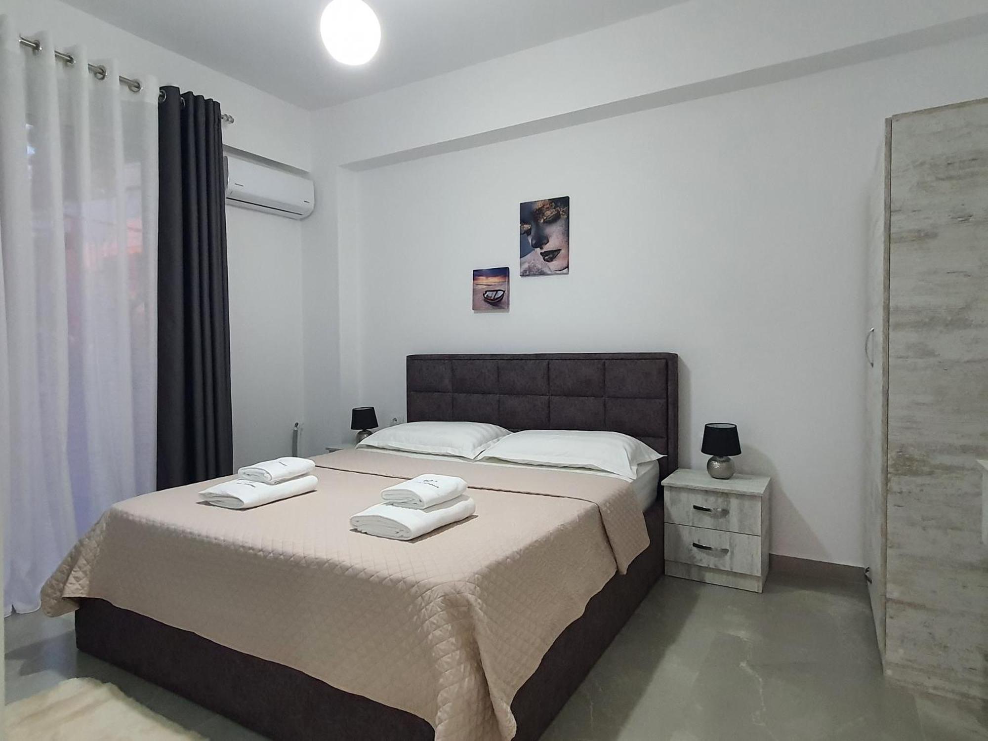 Flore Rooms Sarande Bagian luar foto