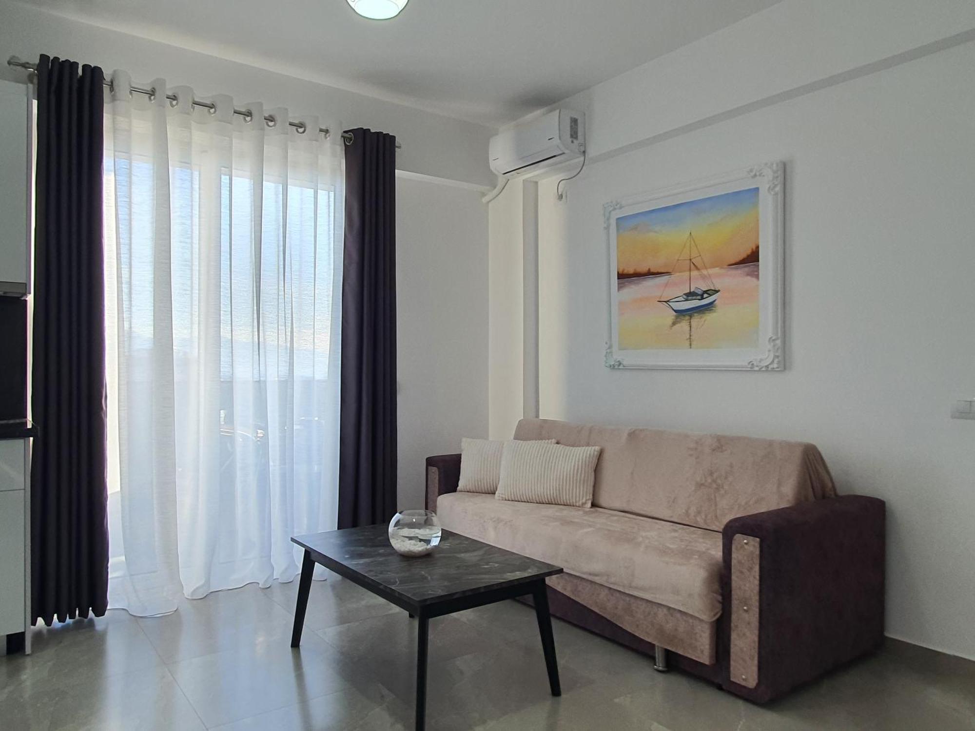 Flore Rooms Sarande Bagian luar foto