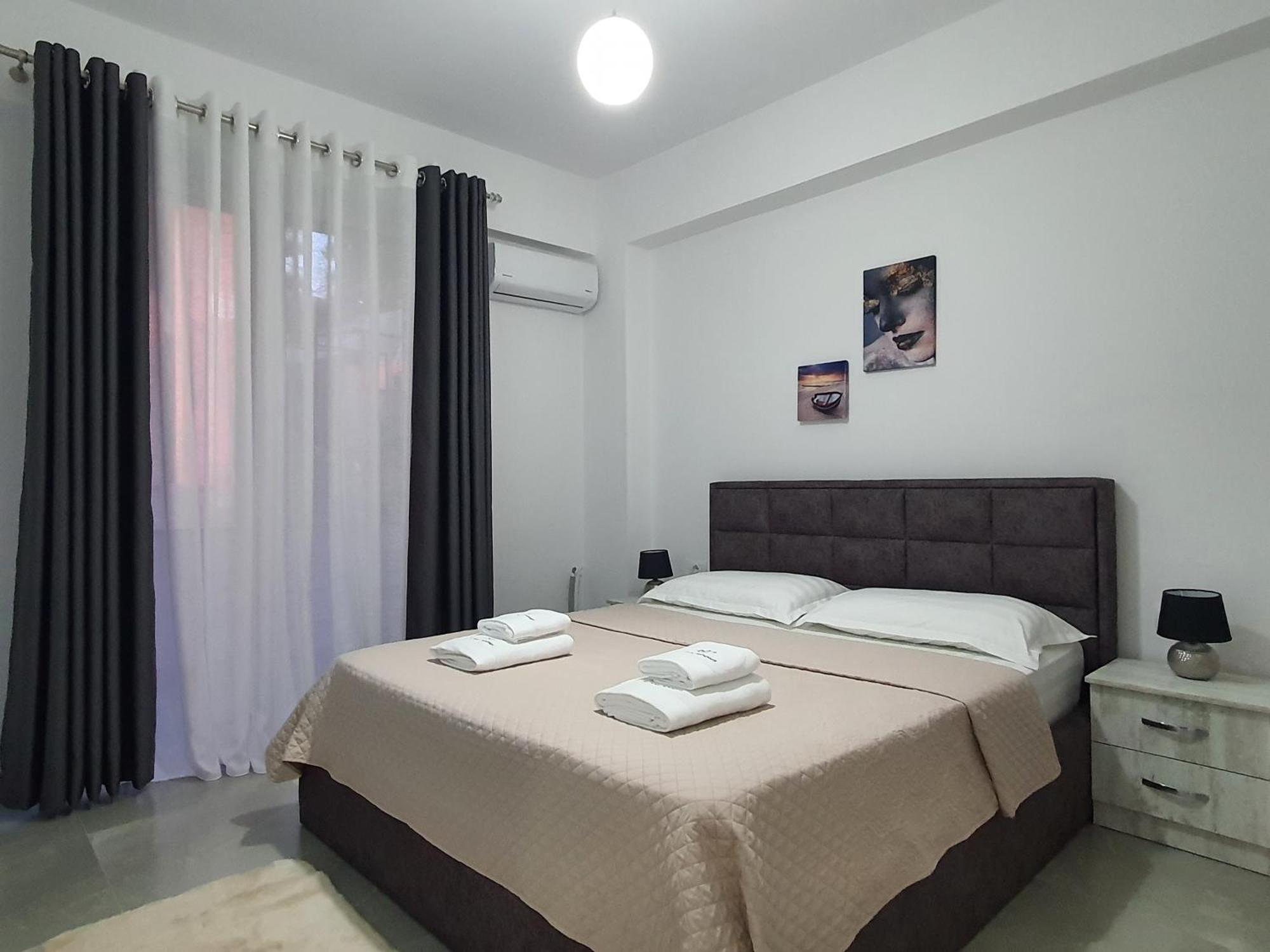 Flore Rooms Sarande Bagian luar foto