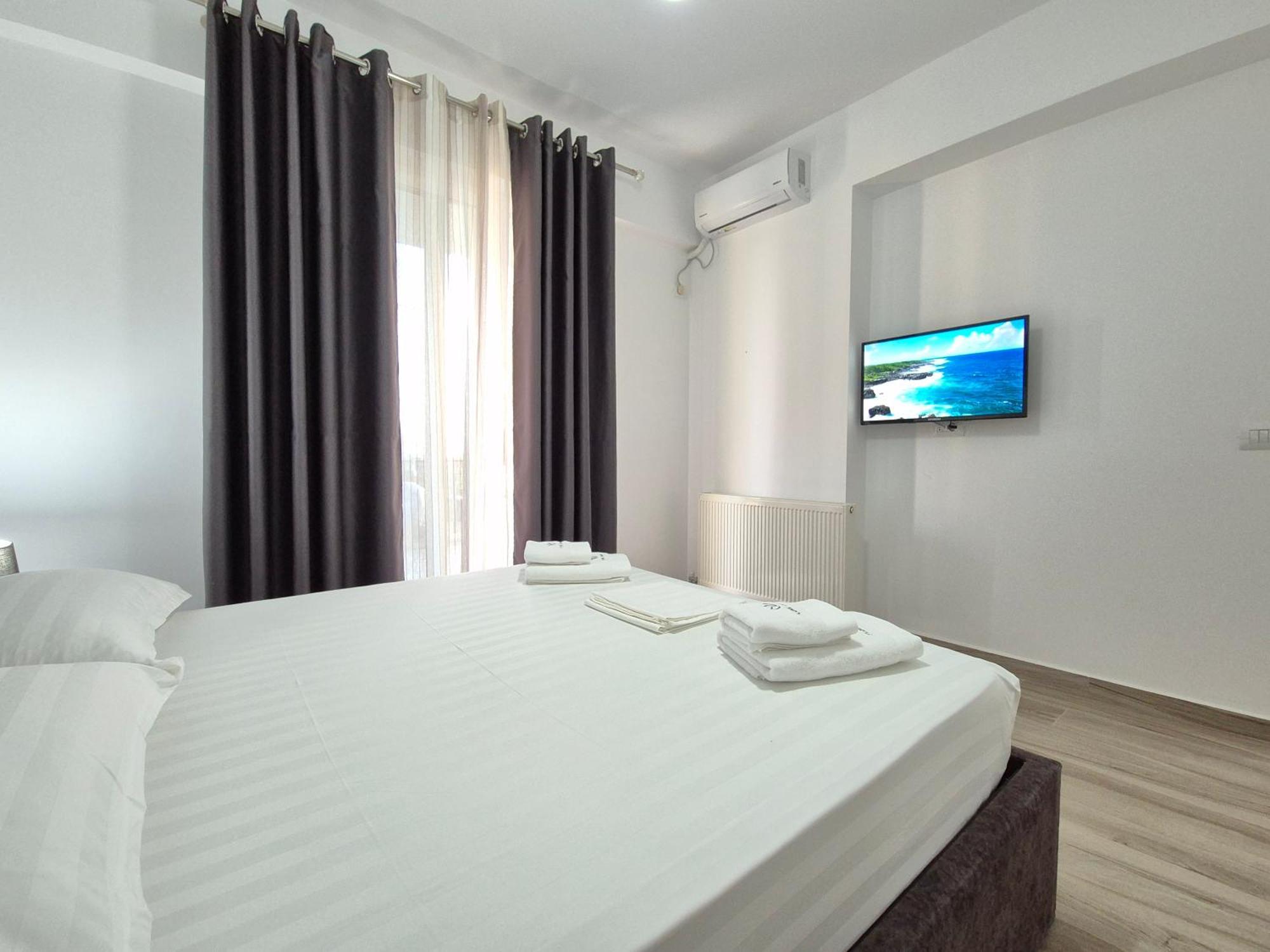 Flore Rooms Sarande Bagian luar foto