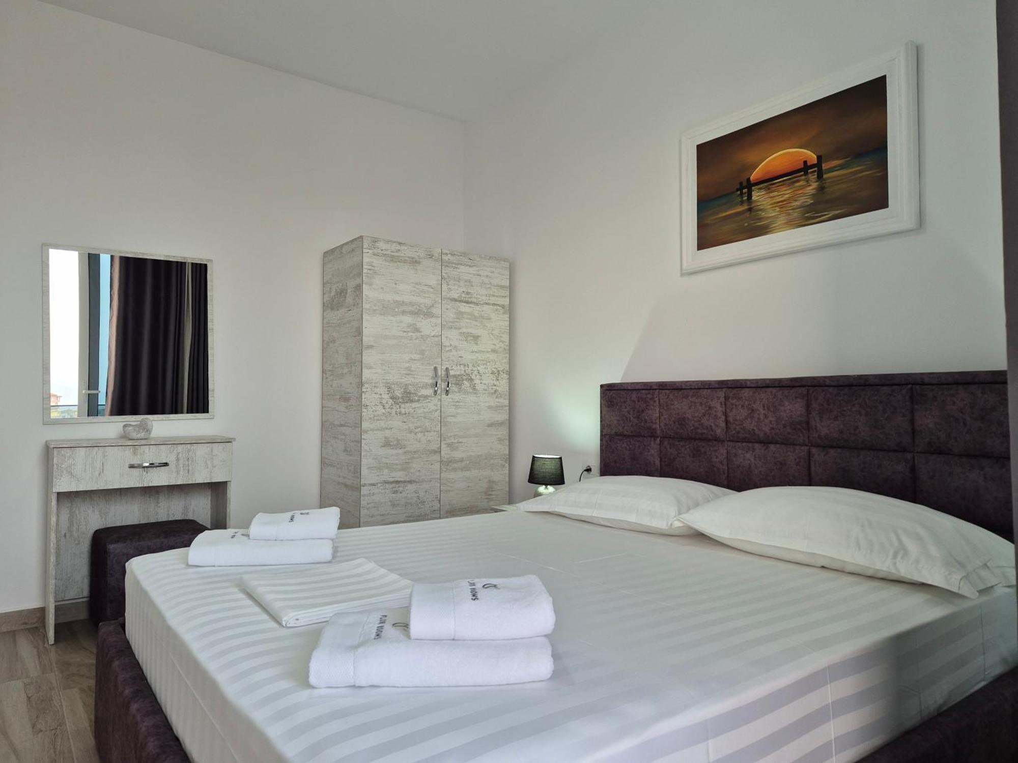 Flore Rooms Sarande Bagian luar foto