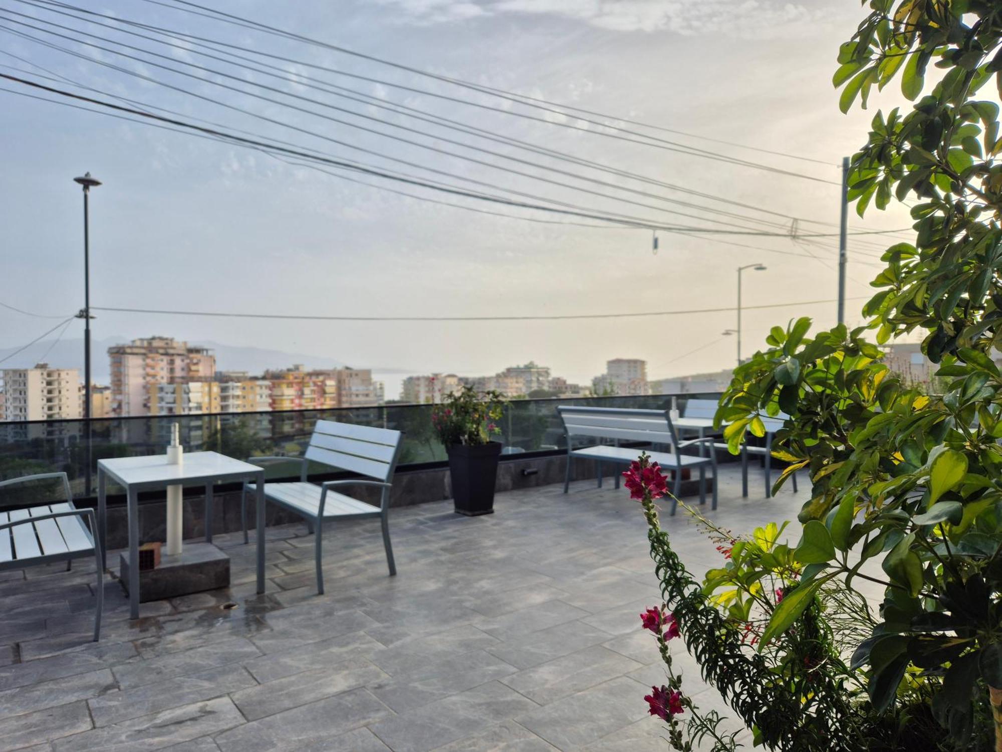 Flore Rooms Sarande Bagian luar foto