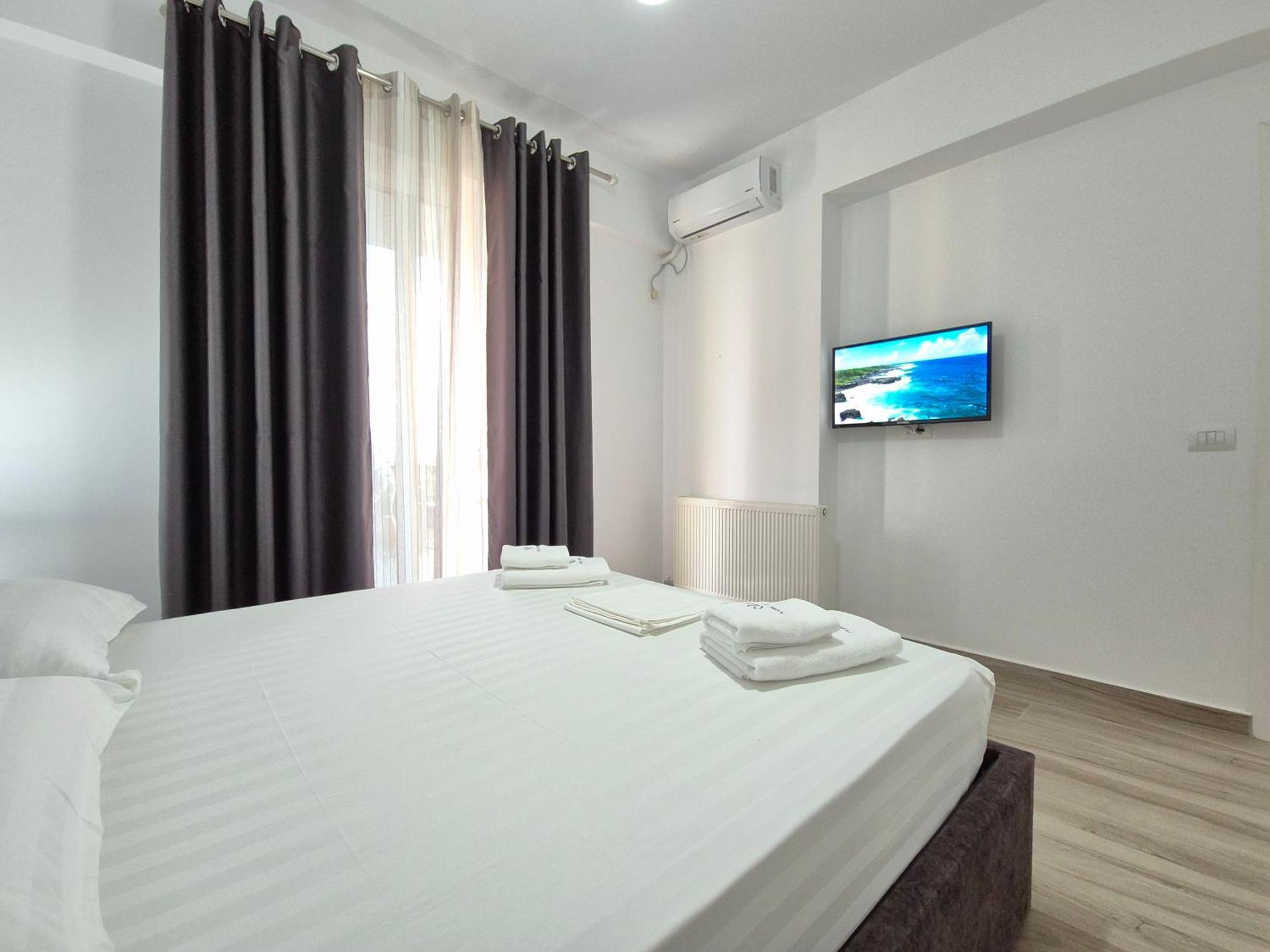 Flore Rooms Sarande Bagian luar foto