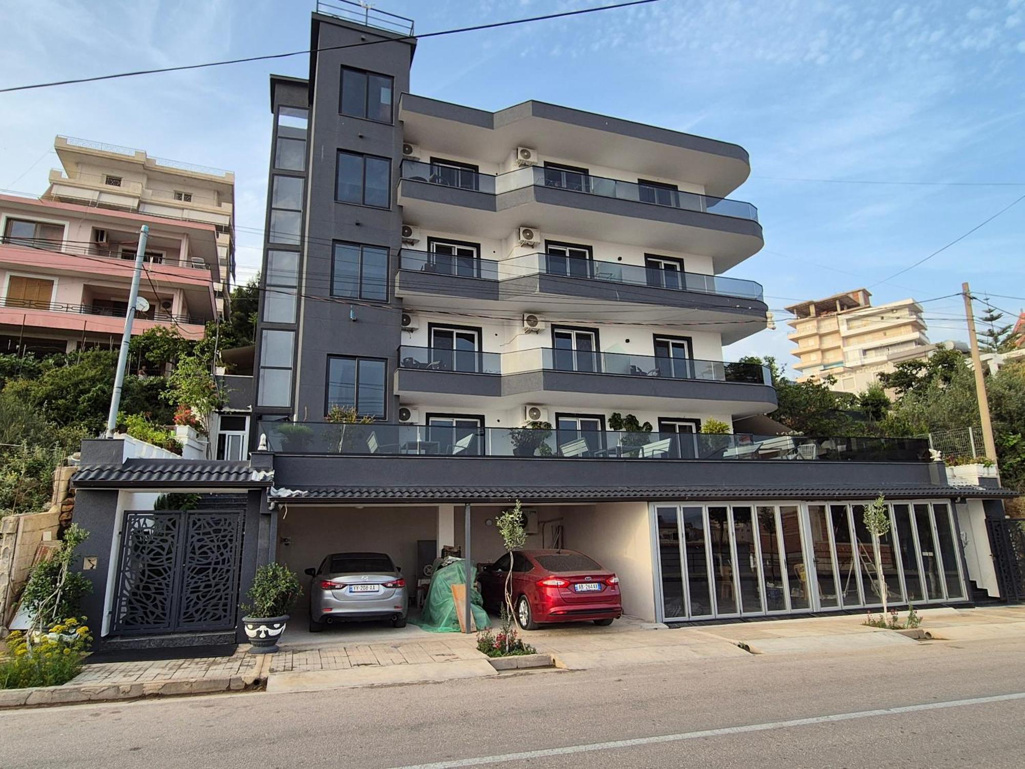 Flore Rooms Sarande Bagian luar foto